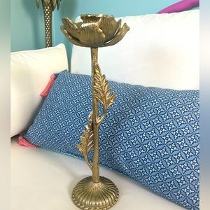 Opalhouse flower candlestick ‼️RESERVED‼️ for Auroriia